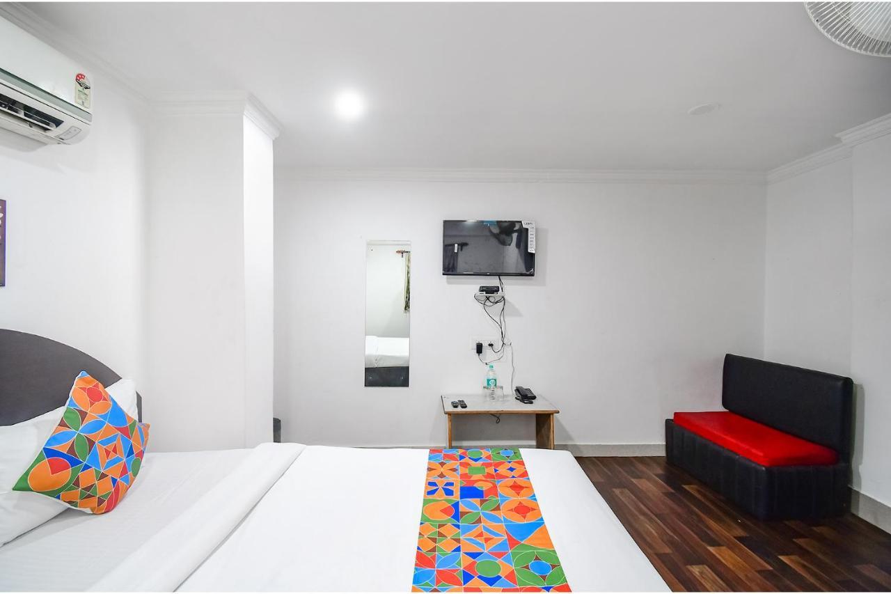 Fabexpress Royal Oak Hotel Liluah Ngoại thất bức ảnh