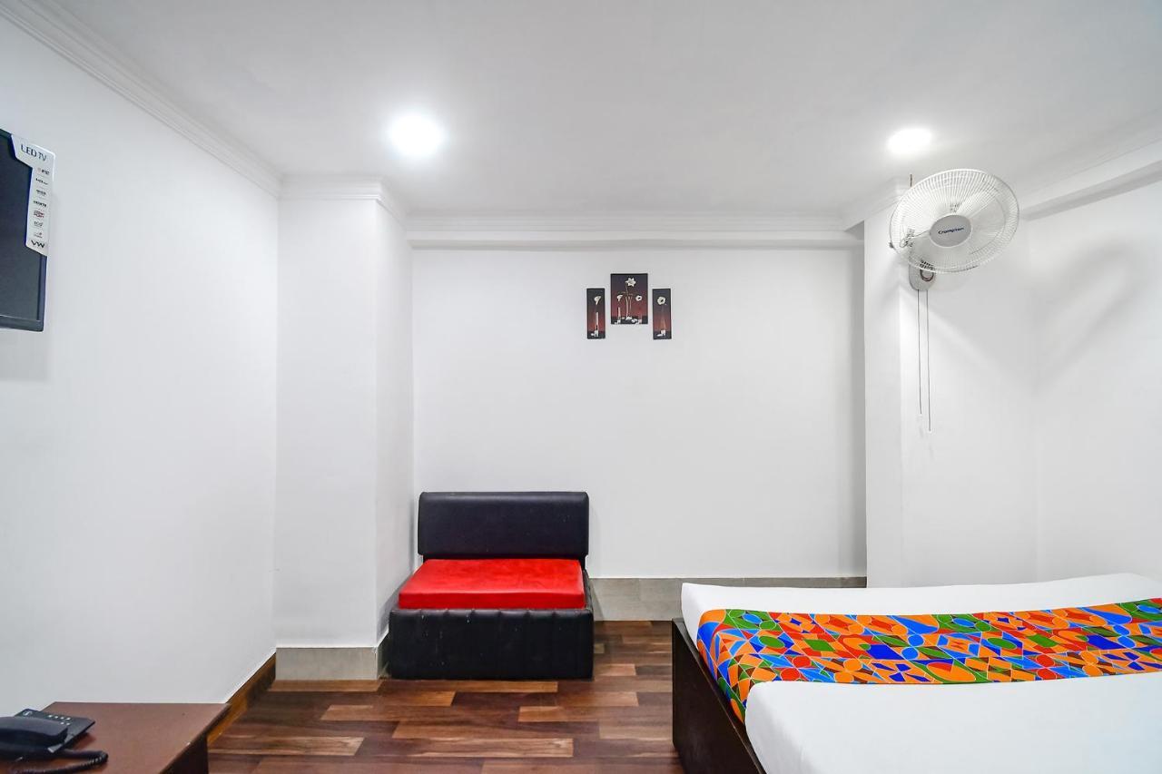 Fabexpress Royal Oak Hotel Liluah Ngoại thất bức ảnh