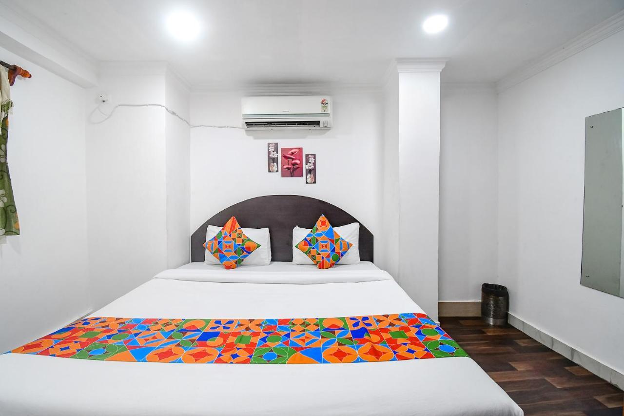 Fabexpress Royal Oak Hotel Liluah Ngoại thất bức ảnh