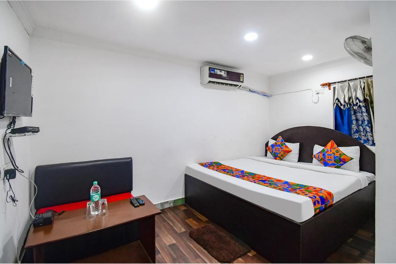 Fabexpress Royal Oak Hotel Liluah Ngoại thất bức ảnh