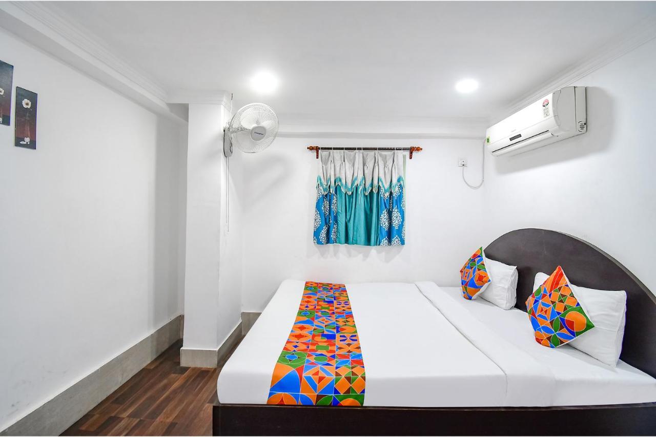 Fabexpress Royal Oak Hotel Liluah Ngoại thất bức ảnh